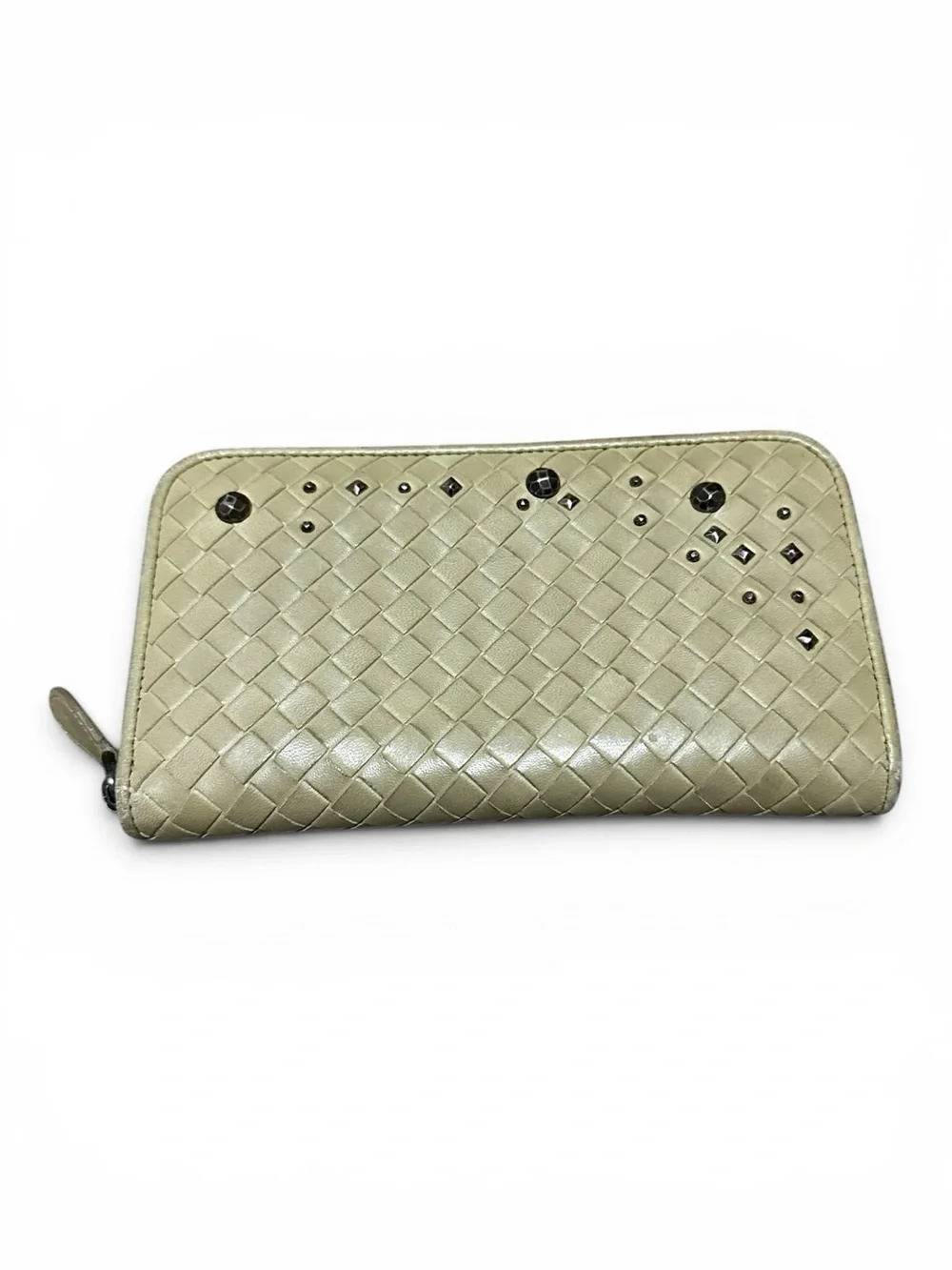 ✨💎LIMITED EDITION💎✨ Bottega Veneta Ivory Intrecciato Wallet with Stud Detail